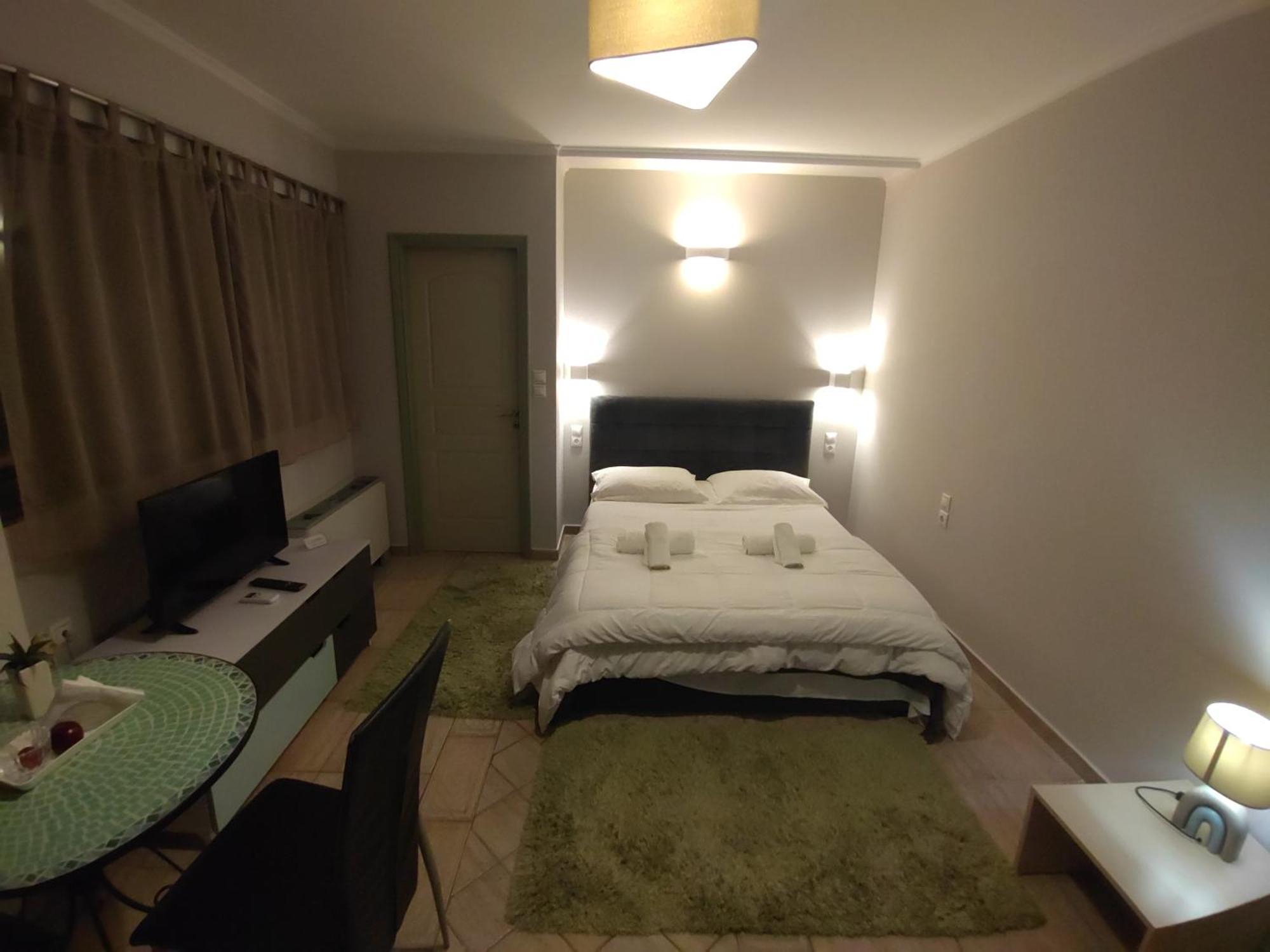 Central Studio - Fully Equiped. Ideal For Couples 帕特雷 外观 照片