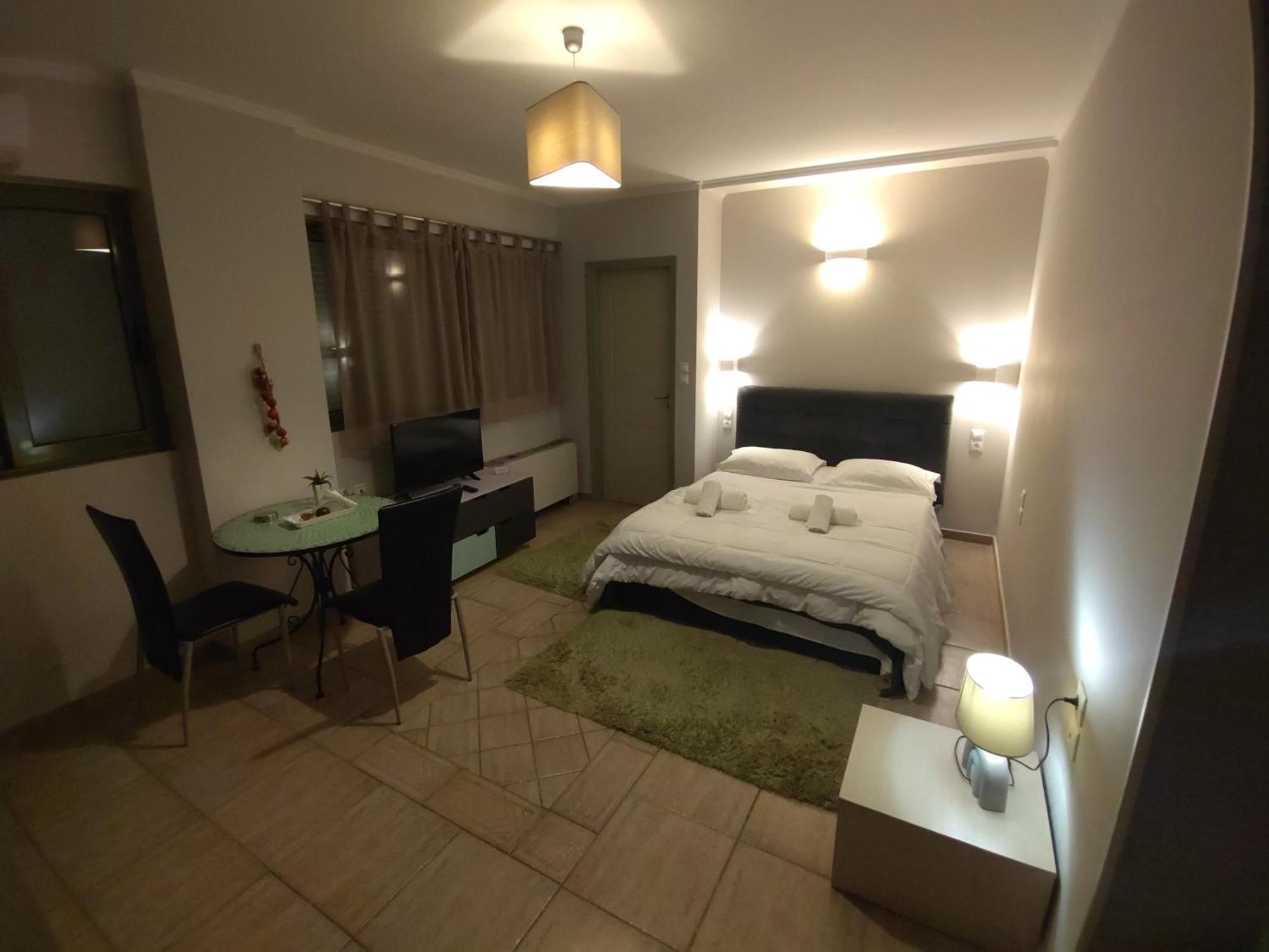 Central Studio - Fully Equiped. Ideal For Couples 帕特雷 外观 照片