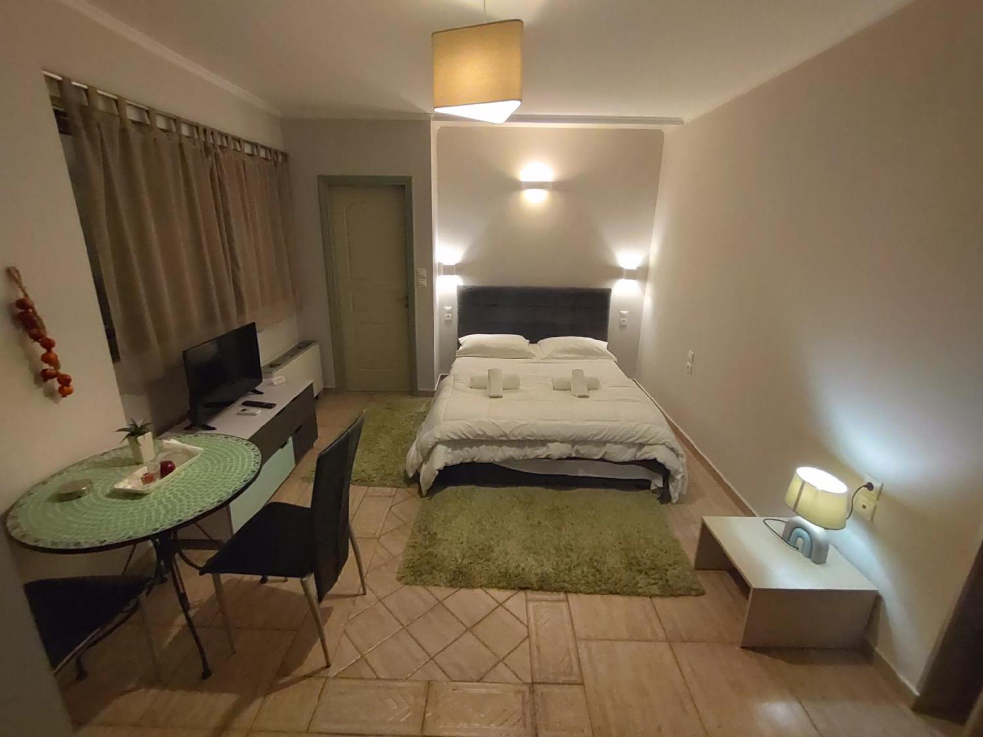 Central Studio - Fully Equiped. Ideal For Couples 帕特雷 外观 照片