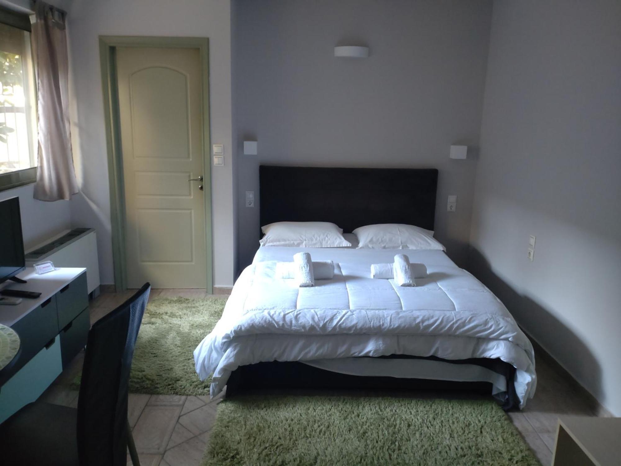 Central Studio - Fully Equiped. Ideal For Couples 帕特雷 外观 照片