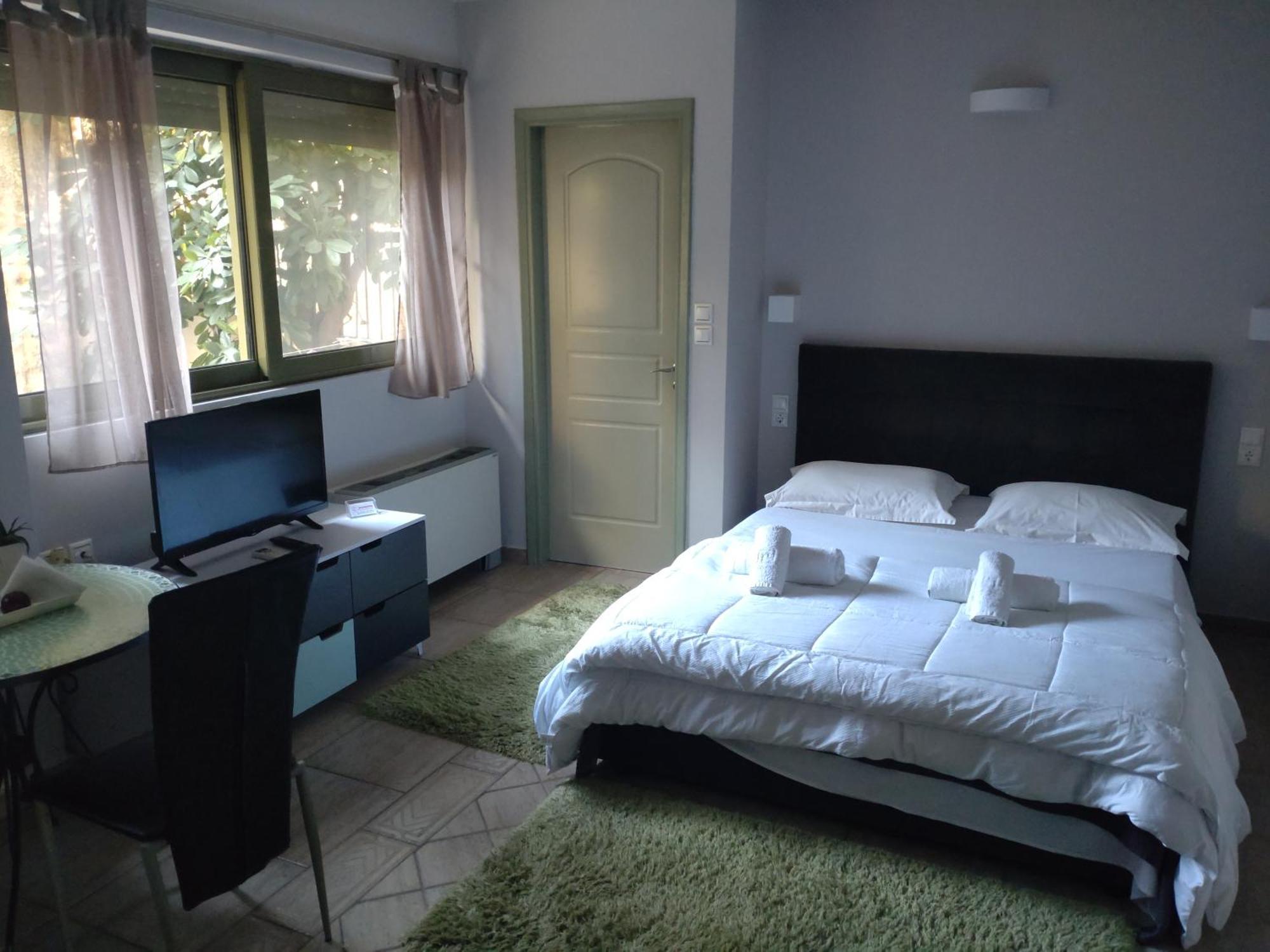 Central Studio - Fully Equiped. Ideal For Couples 帕特雷 外观 照片